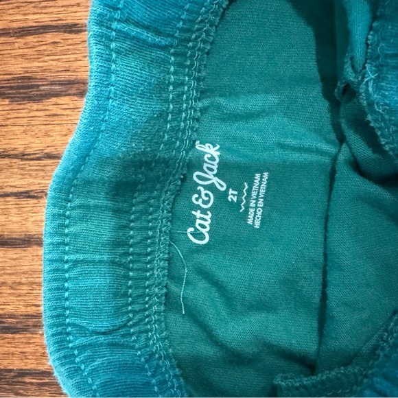 Pair of boys Cat & Jack 2T shorts - Picture 4 of 6